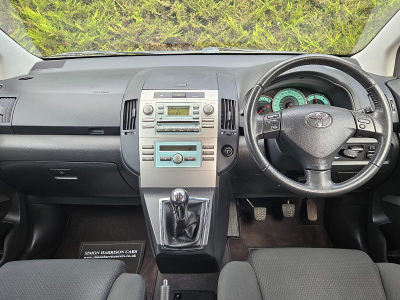 TOYOTA COROLLA VERSO