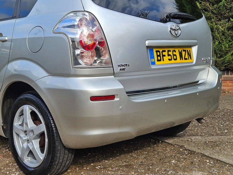 TOYOTA COROLLA VERSO