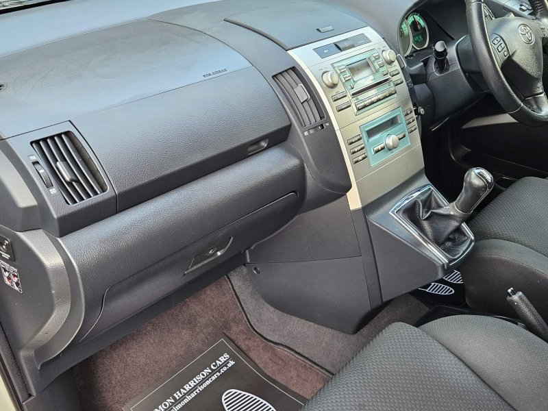 TOYOTA COROLLA VERSO