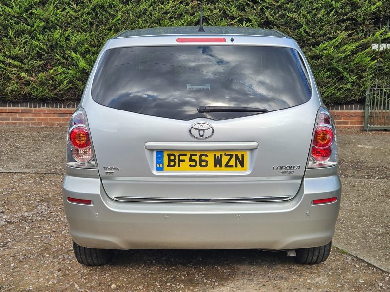 TOYOTA COROLLA VERSO