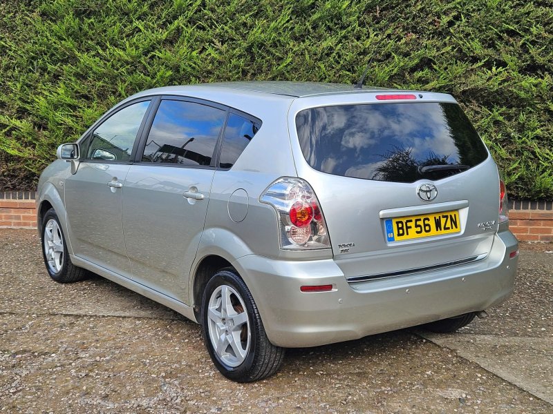 TOYOTA COROLLA VERSO