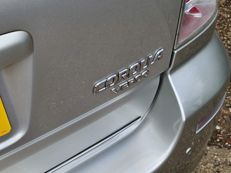 TOYOTA COROLLA VERSO