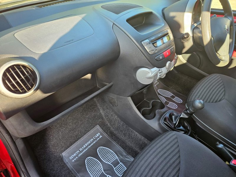 PEUGEOT 107