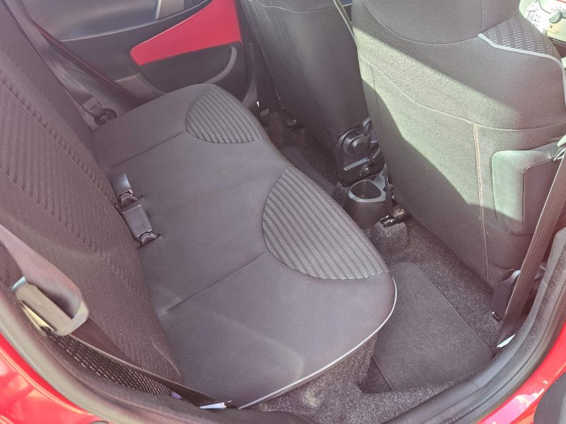 PEUGEOT 107