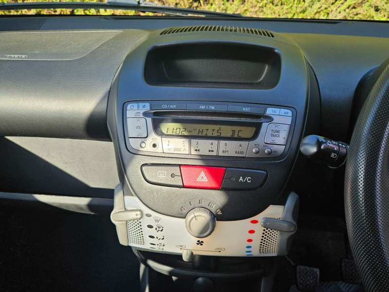 PEUGEOT 107