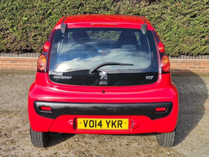 PEUGEOT 107