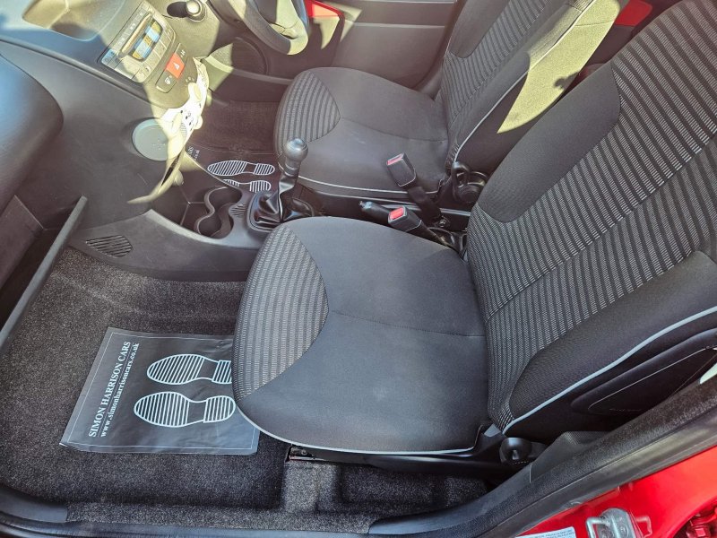 PEUGEOT 107