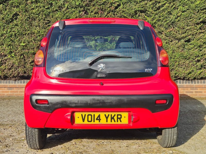 PEUGEOT 107