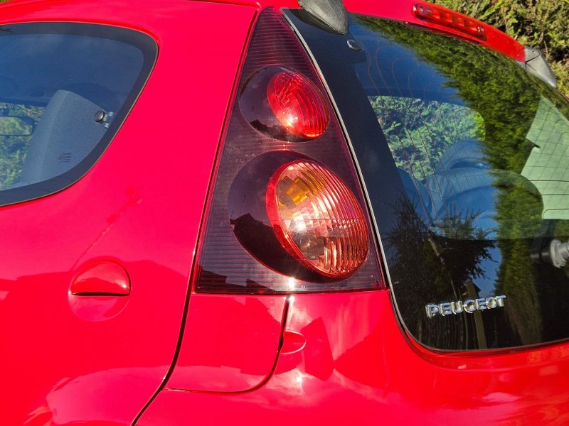 PEUGEOT 107
