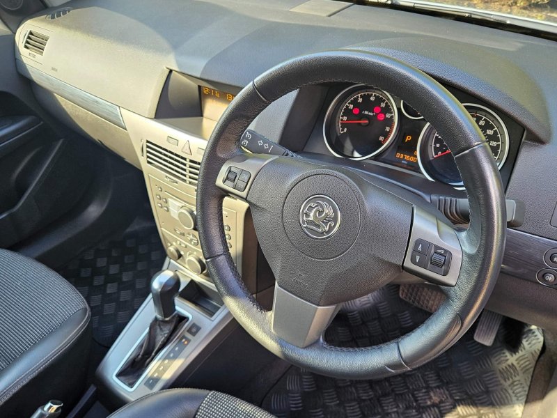 VAUXHALL ASTRA