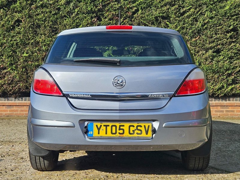 VAUXHALL ASTRA