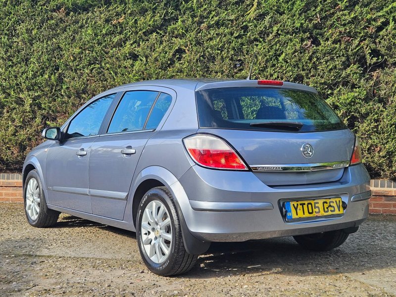 VAUXHALL ASTRA