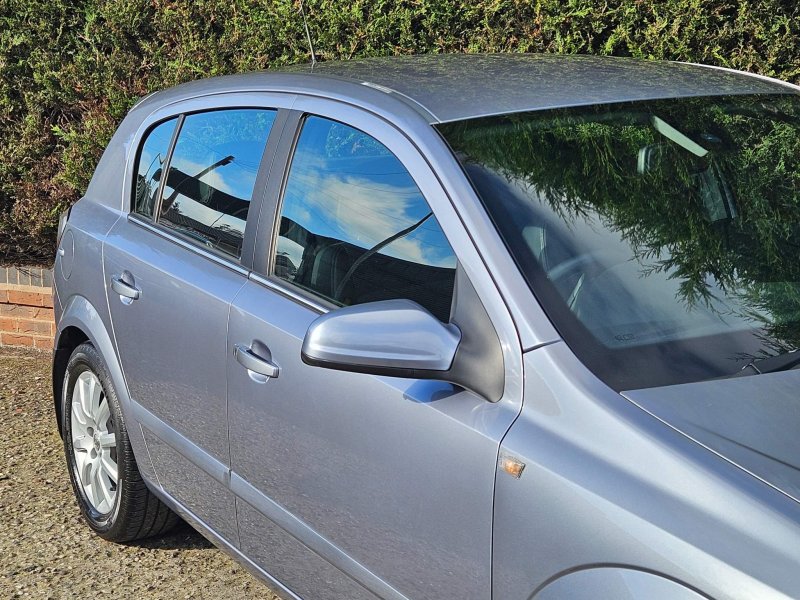 VAUXHALL ASTRA