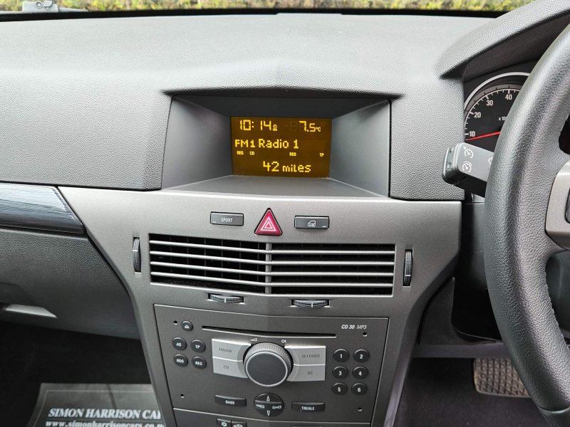 VAUXHALL ASTRA