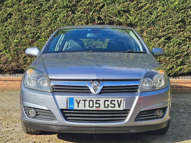 VAUXHALL ASTRA