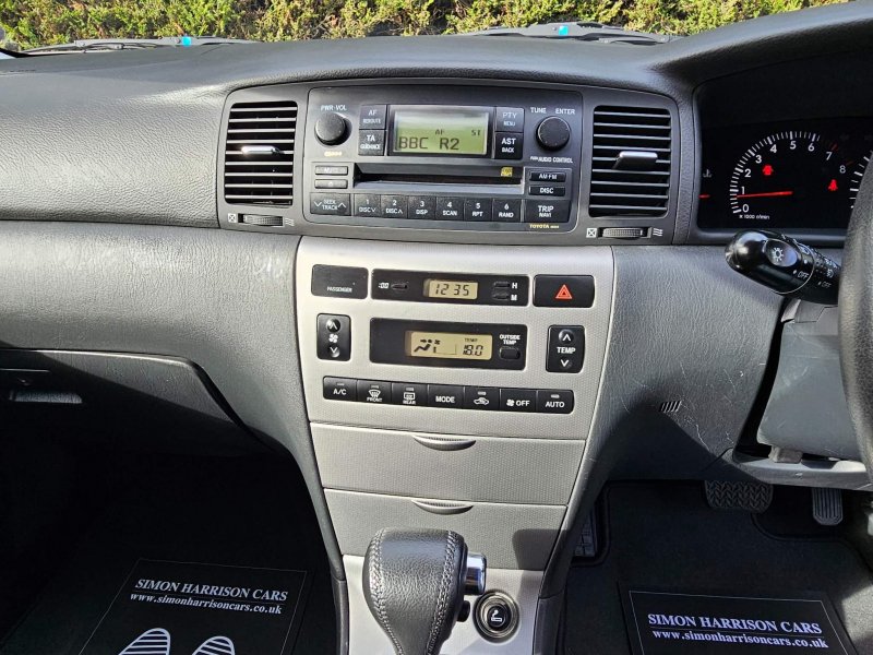 TOYOTA COROLLA