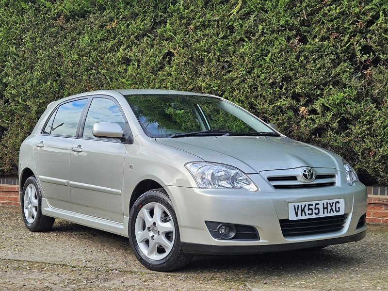 TOYOTA COROLLA