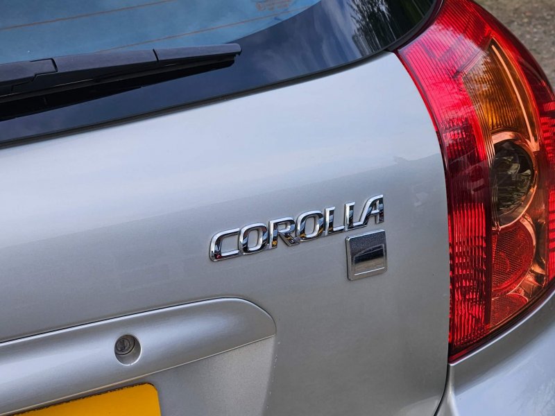 TOYOTA COROLLA