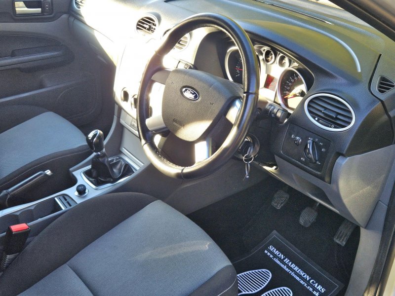 FORD FOCUS