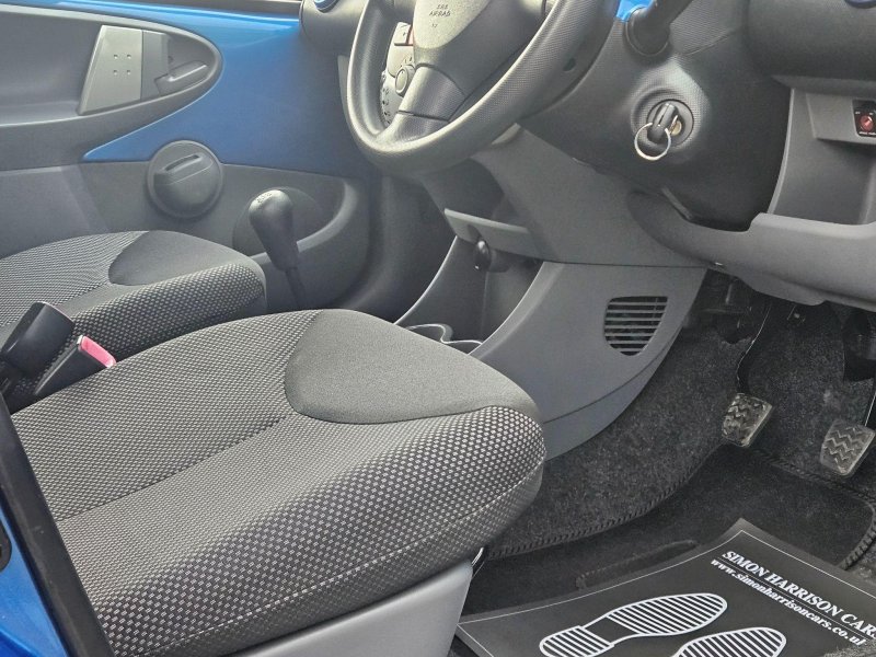 TOYOTA AYGO