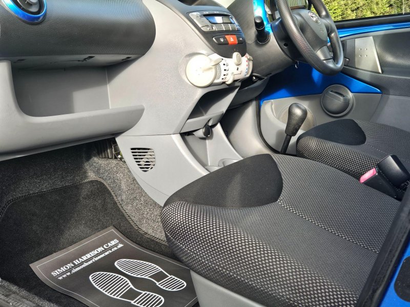 TOYOTA AYGO