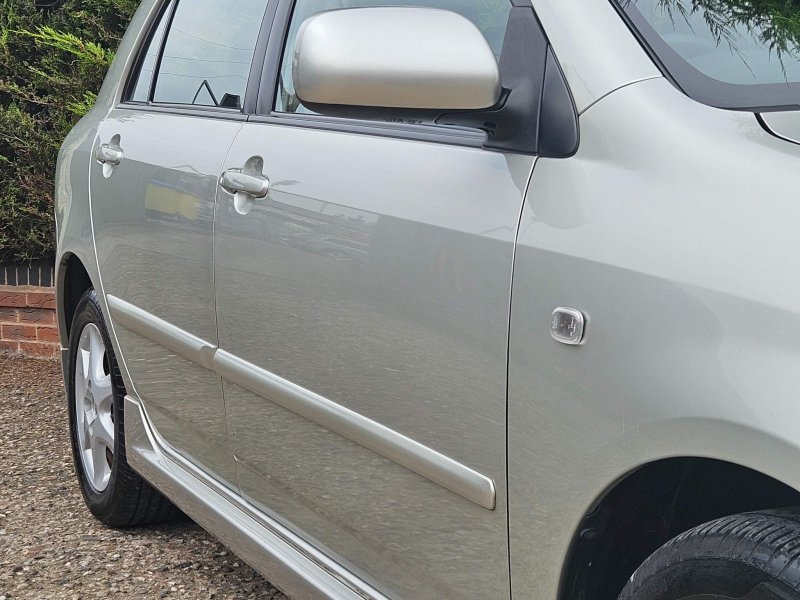 TOYOTA COROLLA