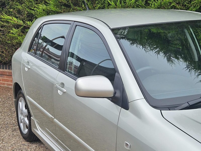 TOYOTA COROLLA