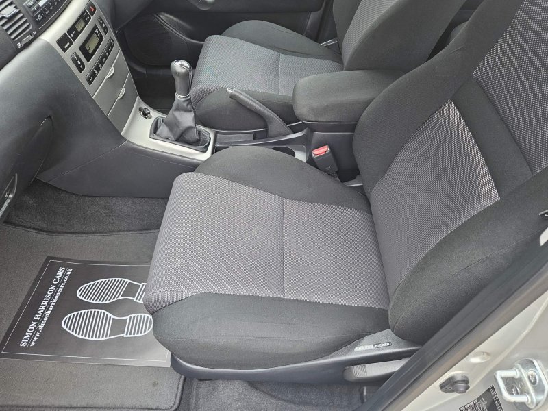 TOYOTA COROLLA