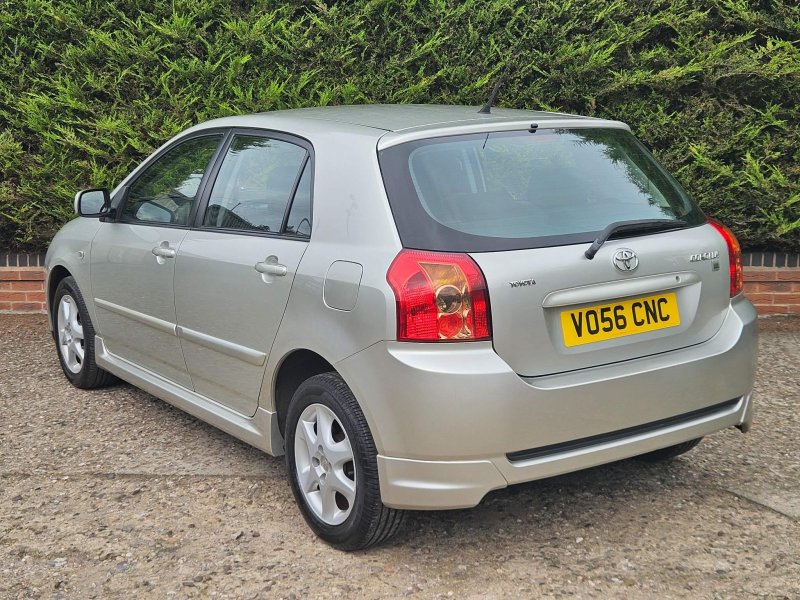 TOYOTA COROLLA