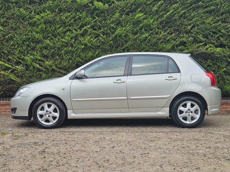 TOYOTA COROLLA