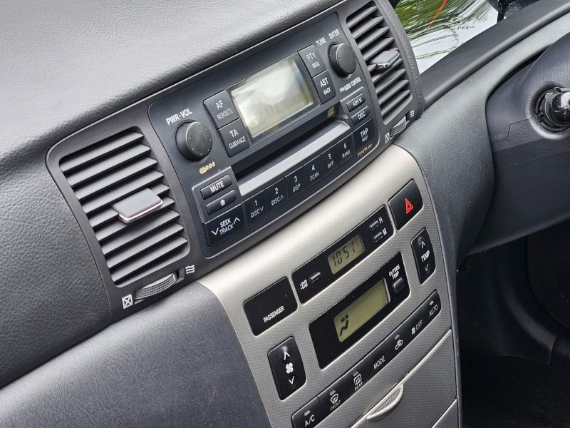 TOYOTA COROLLA