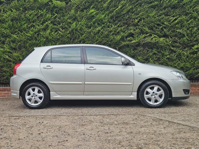 TOYOTA COROLLA