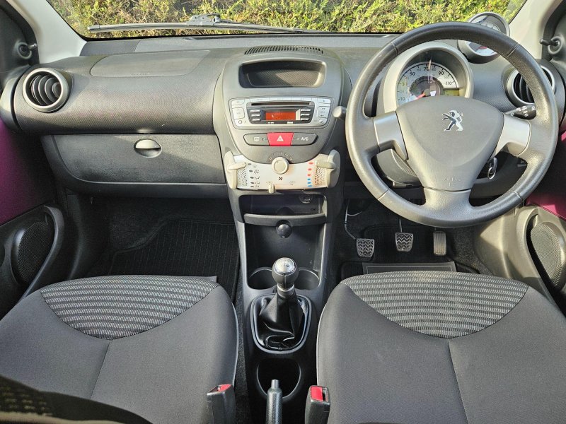 PEUGEOT 107
