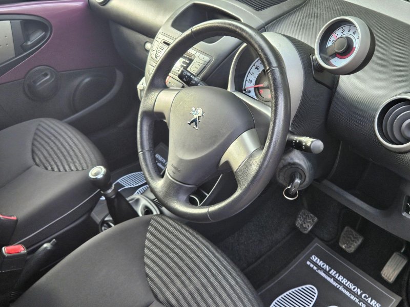 PEUGEOT 107
