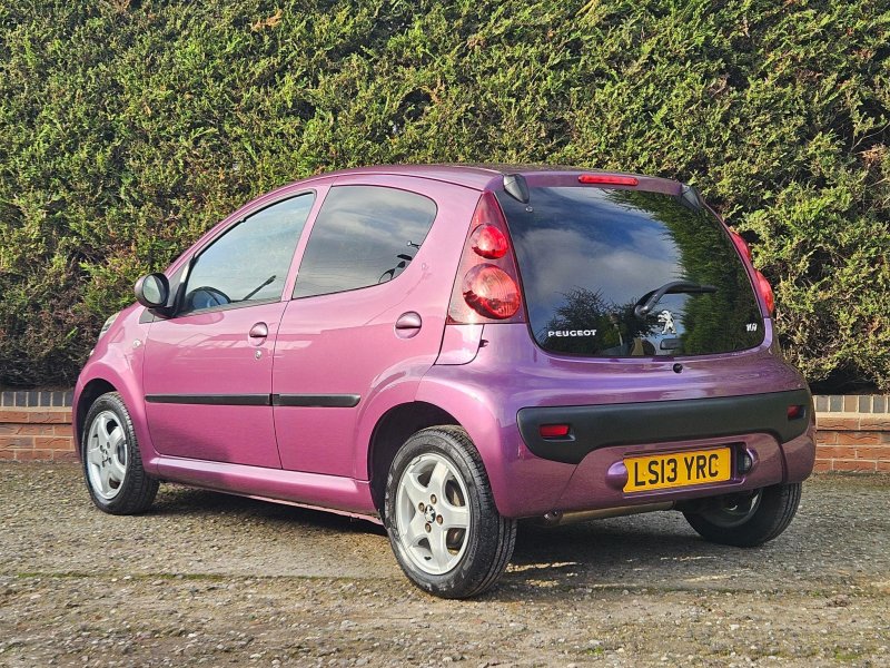 PEUGEOT 107