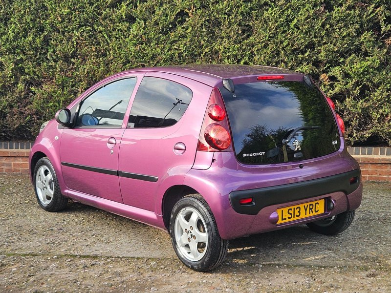PEUGEOT 107