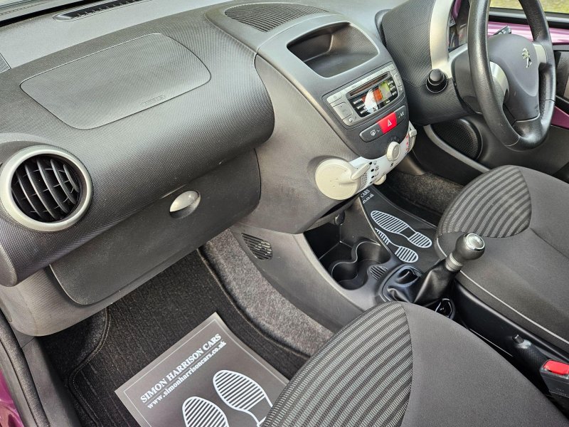 PEUGEOT 107