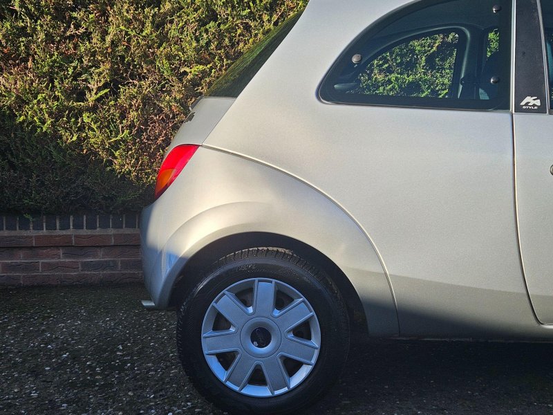 FORD KA