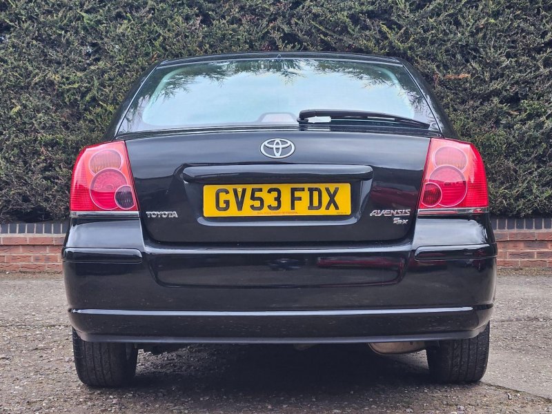 TOYOTA AVENSIS