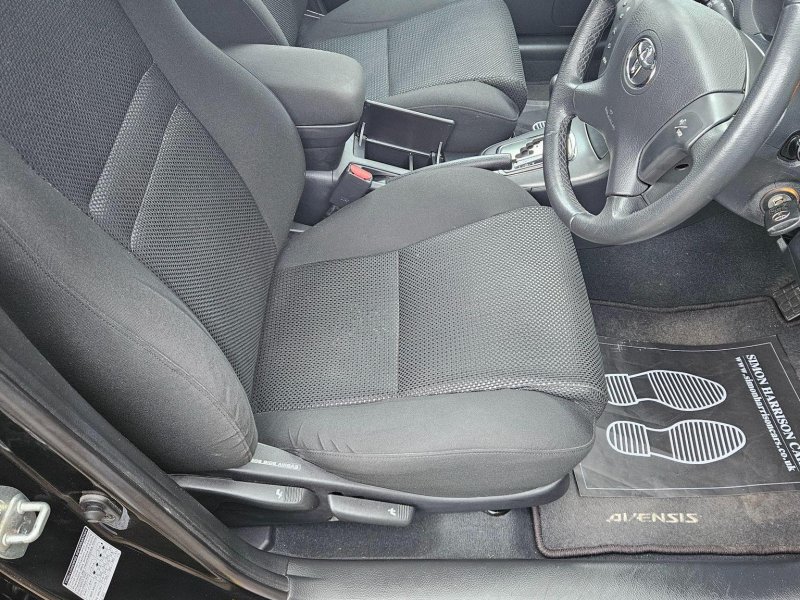 TOYOTA AVENSIS