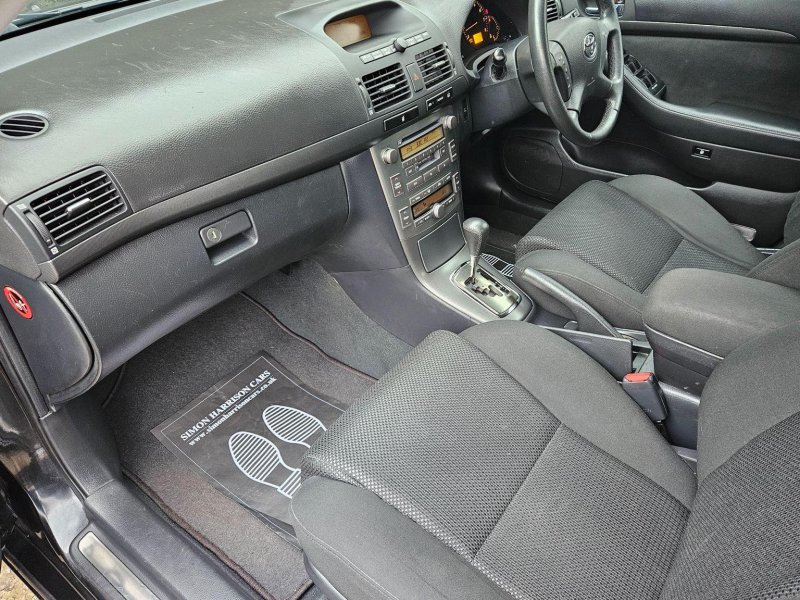 TOYOTA AVENSIS