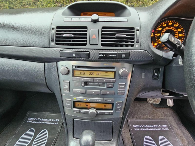 TOYOTA AVENSIS