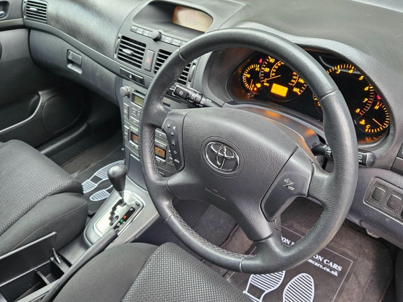 TOYOTA AVENSIS