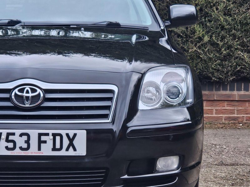TOYOTA AVENSIS