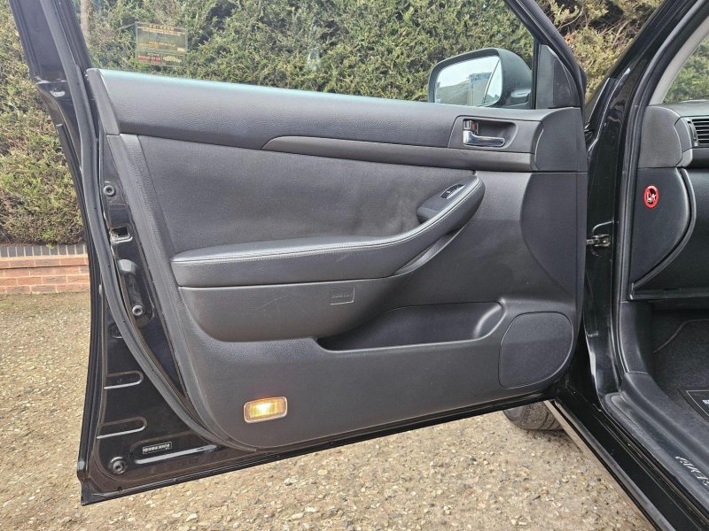 TOYOTA AVENSIS