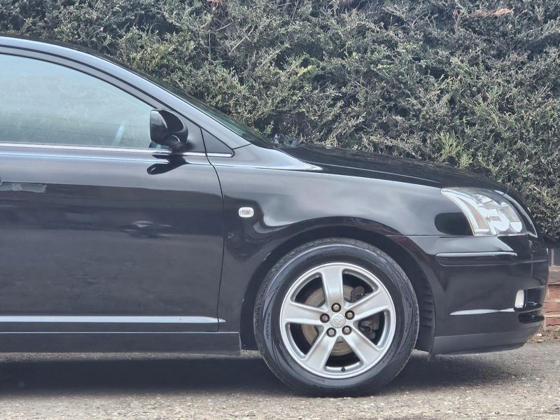 TOYOTA AVENSIS