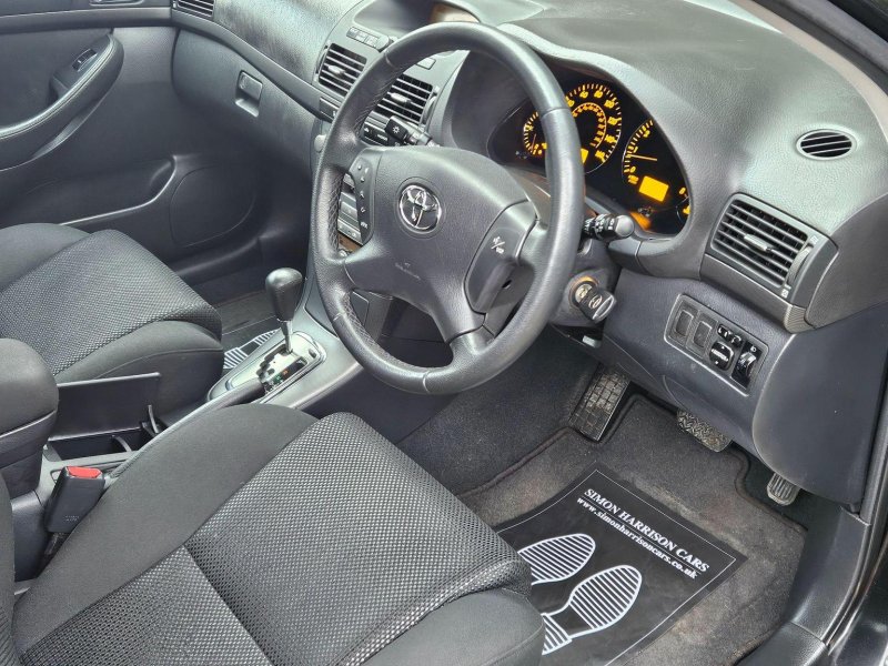 TOYOTA AVENSIS
