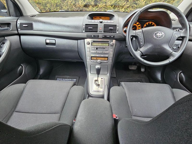 TOYOTA AVENSIS
