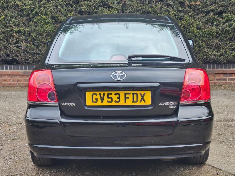 TOYOTA AVENSIS