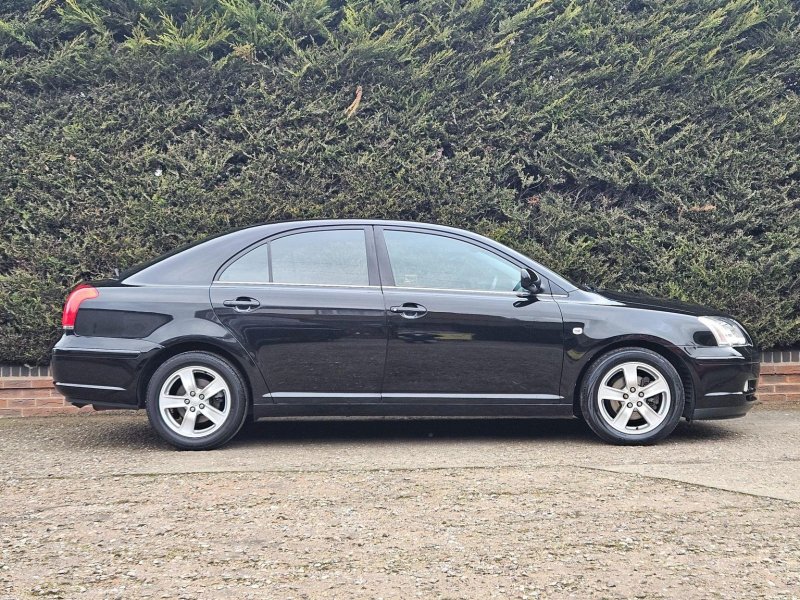 TOYOTA AVENSIS